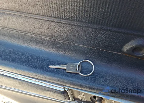 1974 Chevrolet Corvette z USA, uszkodzony, nr VIN 1Z37J4S433053